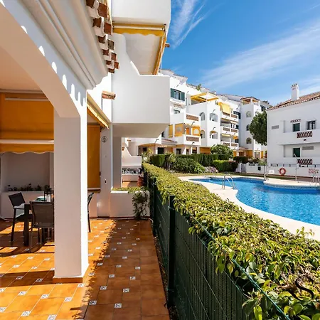 Poolside 2 Bedroom Retreat Benalmadena
