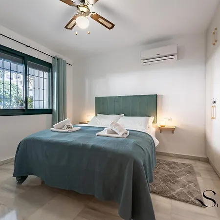 Poolside 2 Bedroom Retreat *