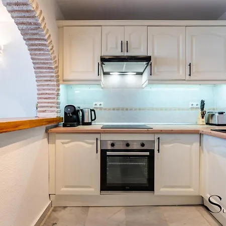 Apartment Poolside 2 Bedroom Retreat Benalmadena
